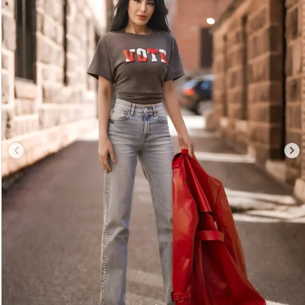 Alice + Olivia BODIE STUDDED JEAN - Picture 2 of 7